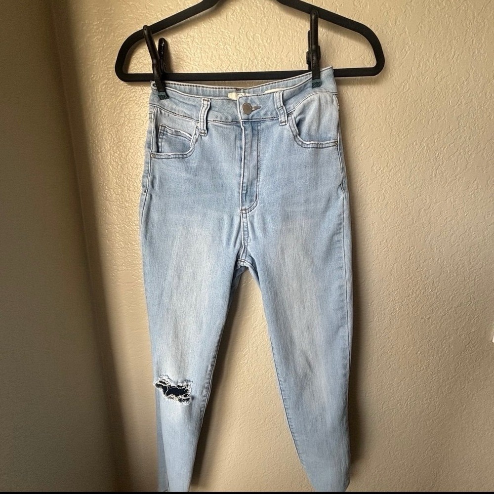 cotton on light wash jeans. Size 6